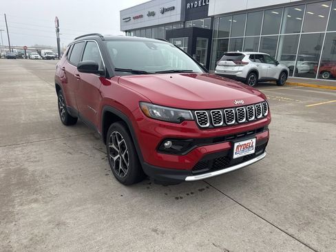 Used 2025 Jeep Compass Limited image 3