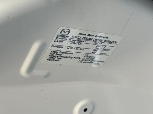 Used 2018 MAZDA MAZDA3 Touring FWD image 29