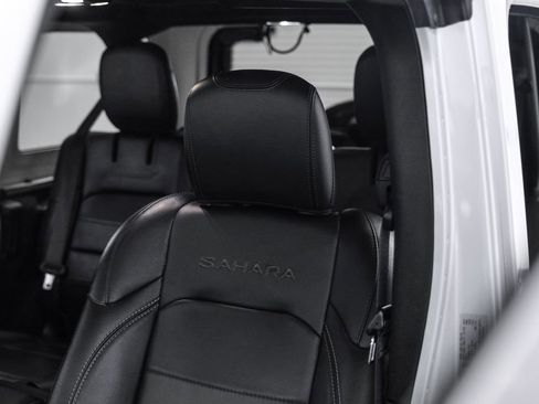 Used 2022 Jeep Wrangler Unlimited Sahara w/ Cold Weather Group image 36