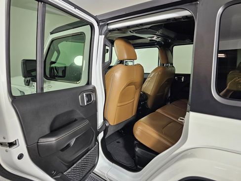 Used 2023 Jeep Wrangler Unlimited Sahara w/ Cold Weather Group AWD/4WD image 33