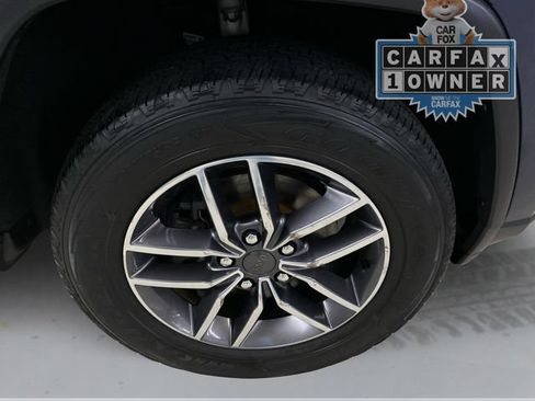 Used 2019 Jeep Grand Cherokee Limited AWD/4WD image 16