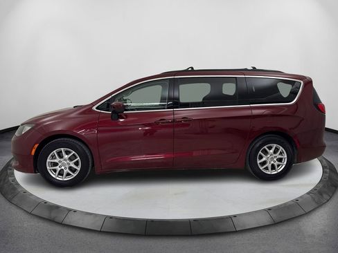 Used 2018 Chrysler Pacifica LX FWD image 8
