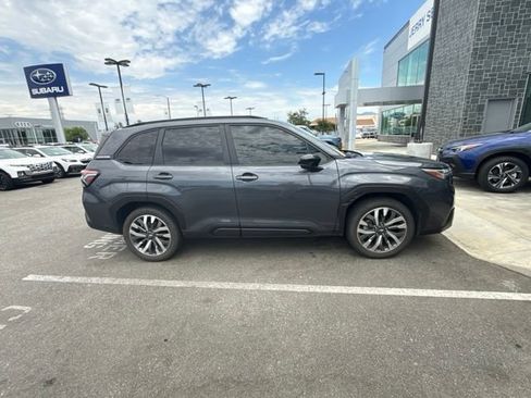 Used 2025 Subaru Forester Touring AWD/4WD image 5