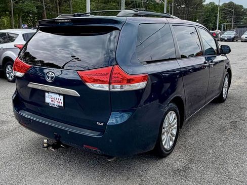 Used 2012 Toyota Sienna XLE FWD image 4