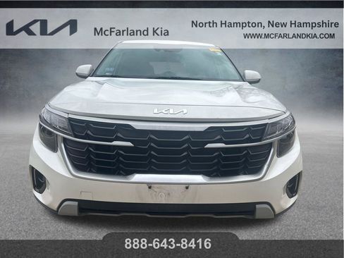 Used 2024 Kia Seltos LX AWD/4WD image 9