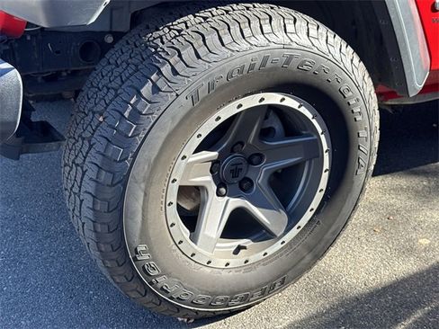 Used 2018 Jeep Wrangler Unlimited Sport S image 2