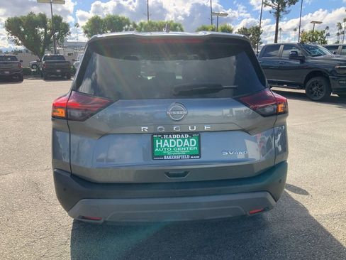 Used 2023 Nissan Rogue SV image 6