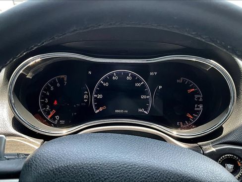 Used 2017 Jeep Grand Cherokee Altitude AWD/4WD image 22