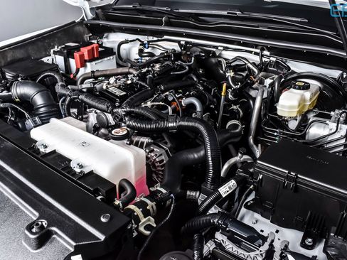 Used 2025 Toyota 4Runner TRD Off-Road image 13