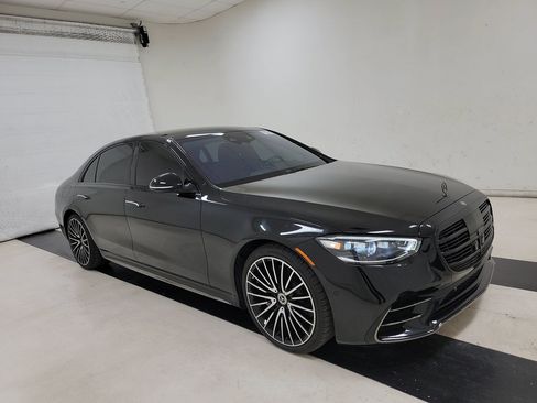 Used 2024 Mercedes-Benz S 580 4MATIC Sedan image 2