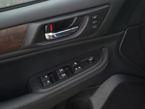 Used 2016 Subaru Outback 2.5i Limited image 22