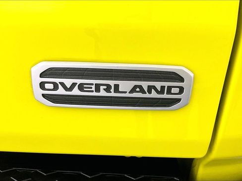 Used 2023 Jeep Gladiator Overland AWD/4WD image 14