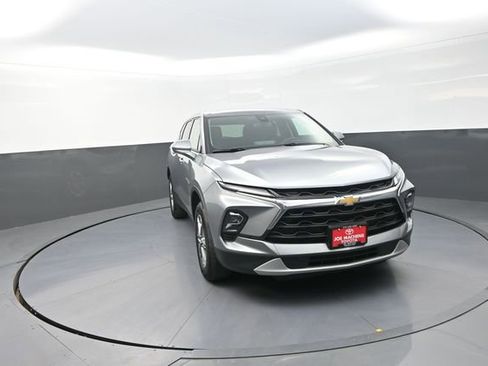 Used 2025 Chevrolet Blazer LT FWD image 38