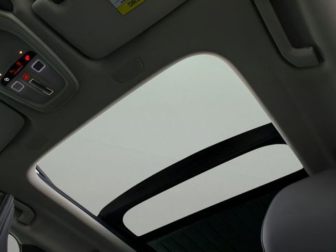 Certified 2025 Volvo XC60 B5 Core image 42