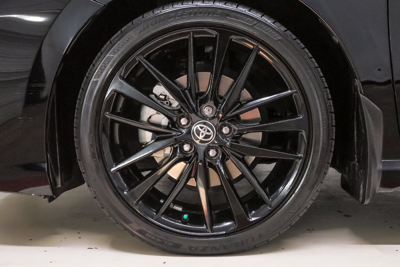 Used 2022 Toyota Camry XSE FWD image 33