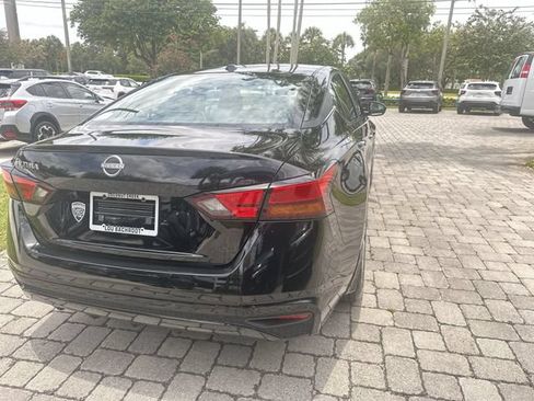 Used 2025 Nissan Altima 2.5 S FWD image 38