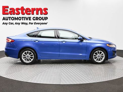 Used 2020 Ford Fusion SE FWD image 4