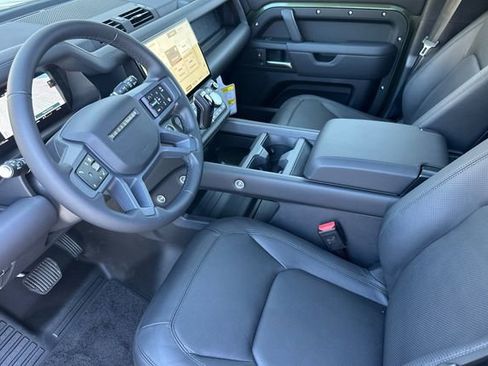 New 2026 Land Rover Defender 130 X-Dynamic SE AWD/4WD image 9