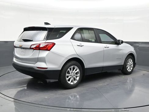 Used 2021 Chevrolet Equinox LS FWD image 5