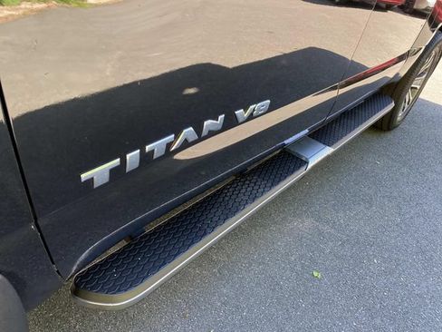 Used 2019 Nissan Titan SL AWD/4WD image 27