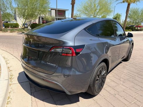 Used 2020 Tesla Model Y Long Range AWD/4WD image 3