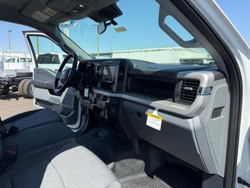 New 2026 Ford F250 XL w/ XL Chrome Package RWD image 13
