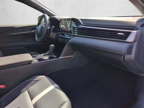Used 2025 Toyota Camry SE w/ Convenience Package FWD image 28