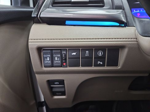 Used 2023 Honda Odyssey Elite image 14