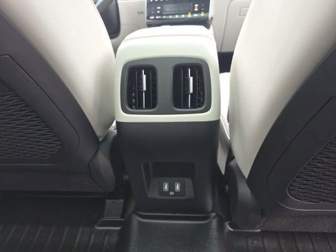 Used 2024 Hyundai Tucson Limited image 17