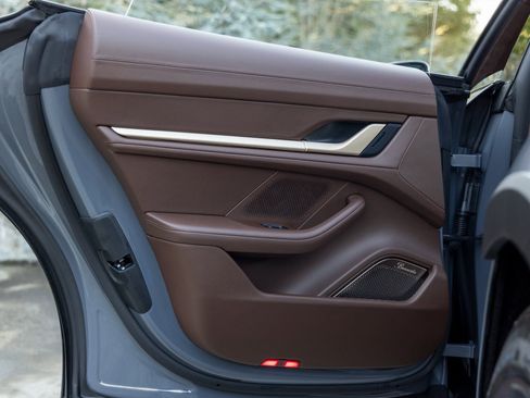 New 2026 Porsche Taycan Turbo AWD/4WD image 39
