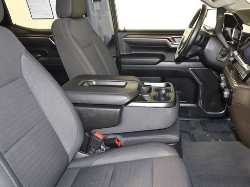 Used 2025 Chevrolet Silverado 1500 LT AWD/4WD image 42