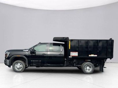 New 2025 GMC Sierra 3500 Pro w/ Convenience Package