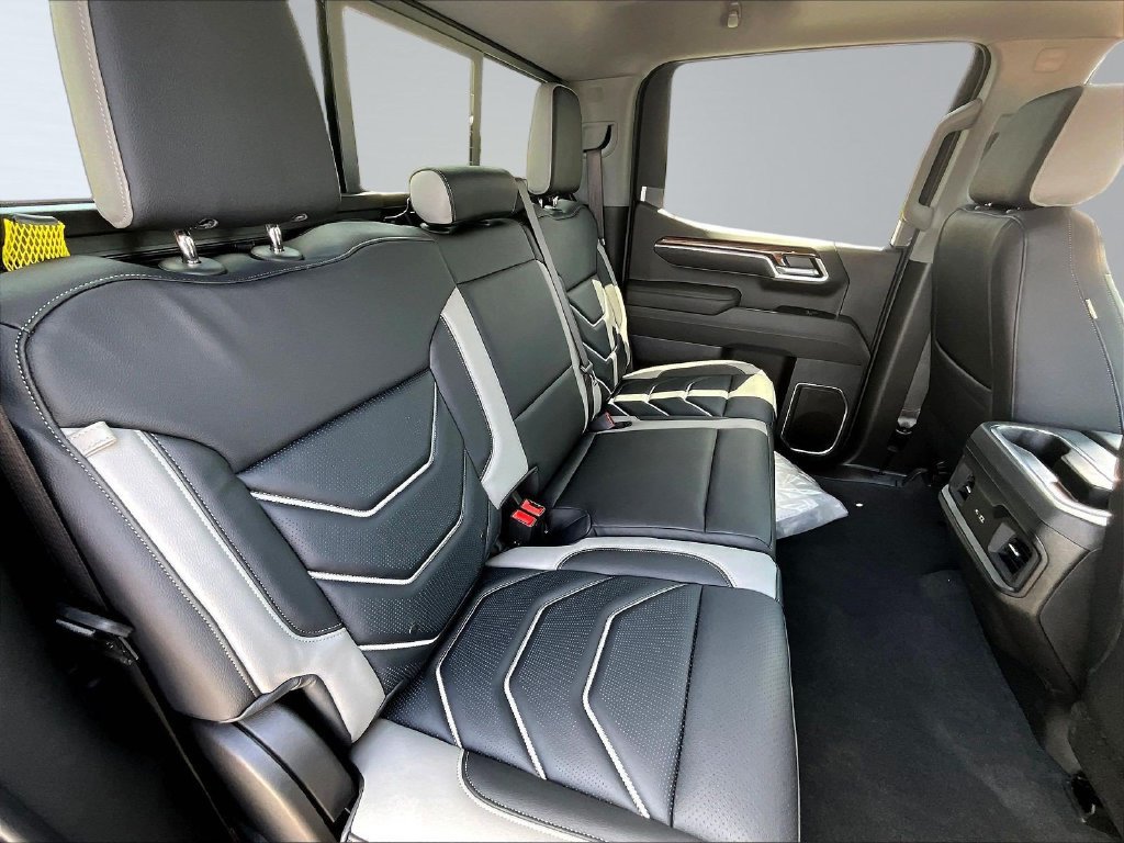 New 2026 Chevrolet Silverado 1500 RST w/ Dark Appearance Package AWD/4WD image 28