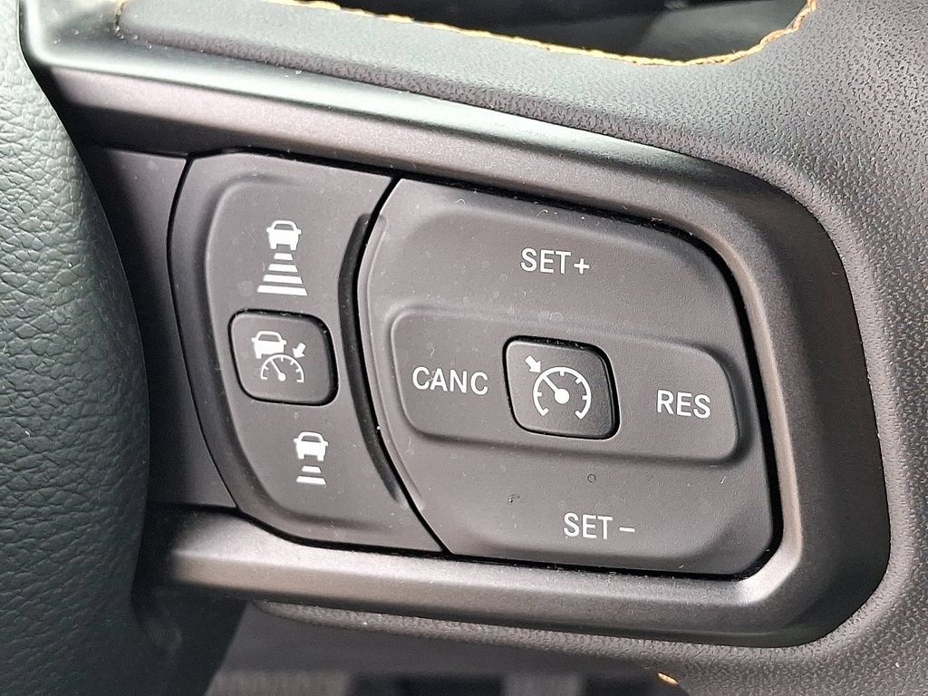 Used 2024 Jeep Wrangler Unlimited AWD/4WD image 22