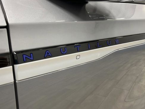 Used 2025 Lincoln Nautilus Premier w/ Equipment Group 102A AWD/4WD image 36
