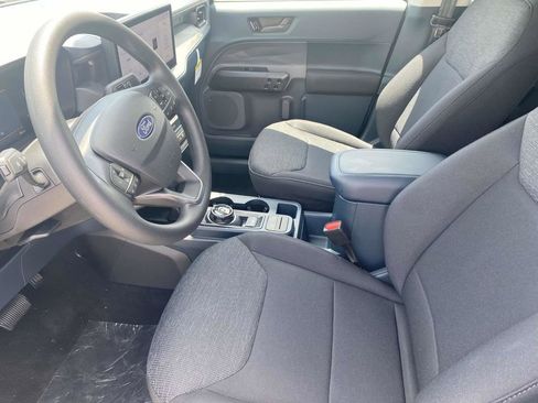 New 2025 Ford Maverick XL image 13