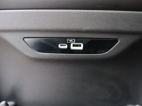 Used 2022 Chrysler Pacifica Limited image 29