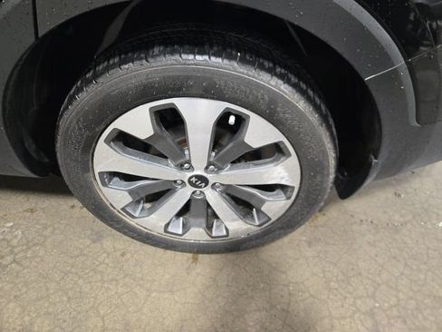 Used 2021 Kia Telluride S FWD image 11