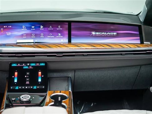 Used 2025 Cadillac Escalade Sport Platinum AWD/4WD image 33