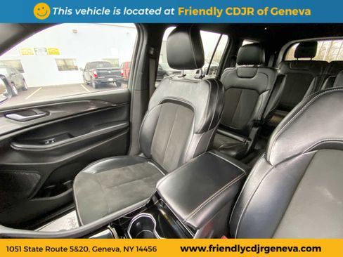 Used 2023 Jeep Grand Cherokee L Laredo image 10