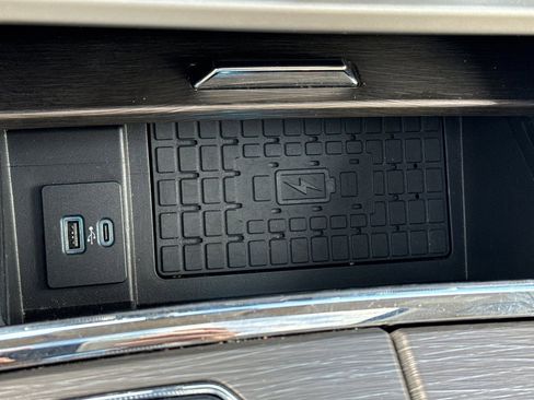 Used 2024 Ford Expedition Limited RWD image 32