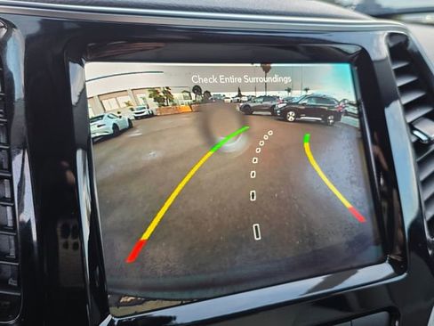 Used 2020 Jeep Cherokee Limited w/ Technology Group image 30