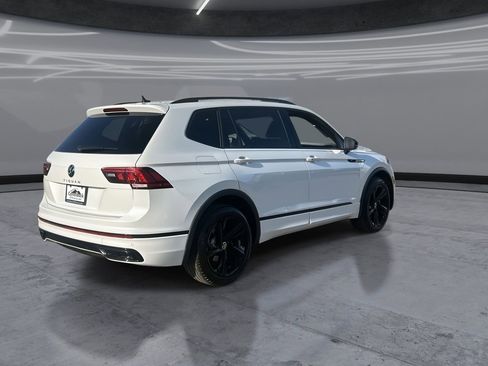 Certified 2024 Volkswagen Tiguan SE R-Line FWD image 5