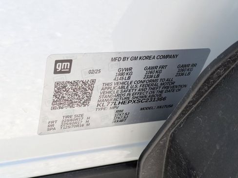 Used 2025 Chevrolet Trax LT w/ LT Convenience Package image 36