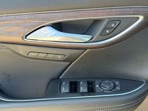 Used 2023 Buick Envision Avenir AWD/4WD image 14