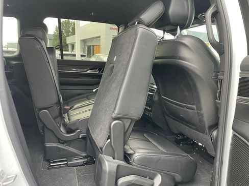 Used 2022 Jeep Wagoneer Series III image 42