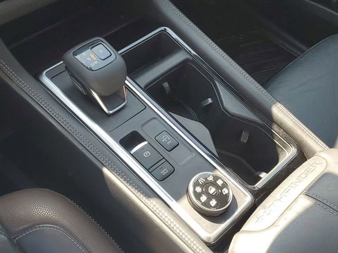 Used 2022 Nissan Pathfinder Platinum image 26