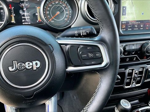 Used 2020 Jeep Wrangler Unlimited Sahara AWD/4WD image 21