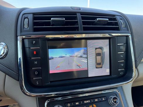 Used 2020 Lincoln Continental Reserve w/ Luxury Package image 24