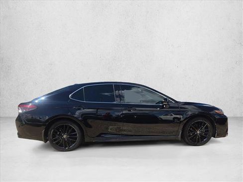 Used 2023 Toyota Camry XSE FWD image 4